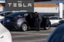 特斯拉宣布召回超36万辆车 或有安全隐患:马斯克火速回应