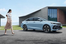 吉利帝豪L 雷神Hi・P更名为帝豪L Hi・P