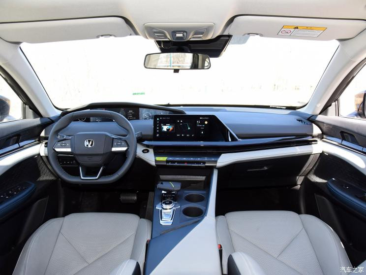長(zhǎng)安汽車(chē) 長(zhǎng)安UNI-V 智電iDD 2023款 智電iDD 1.5T 113km智酷型