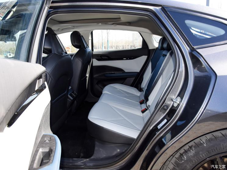 長(zhǎng)安汽車(chē) 長(zhǎng)安UNI-V 智電iDD 2023款 智電iDD 1.5T 113km智酷型