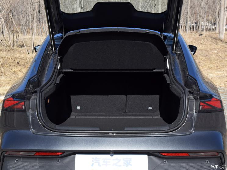長(zhǎng)安汽車(chē) 長(zhǎng)安UNI-V 智電iDD 2023款 智電iDD 1.5T 113km智酷型