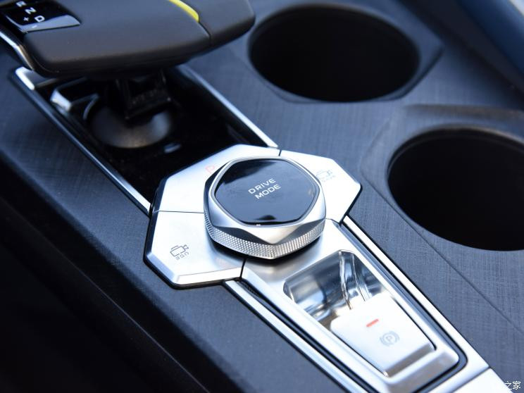 長(zhǎng)安汽車(chē) 長(zhǎng)安UNI-V 智電iDD 2023款 智電iDD 1.5T 113km智酷型