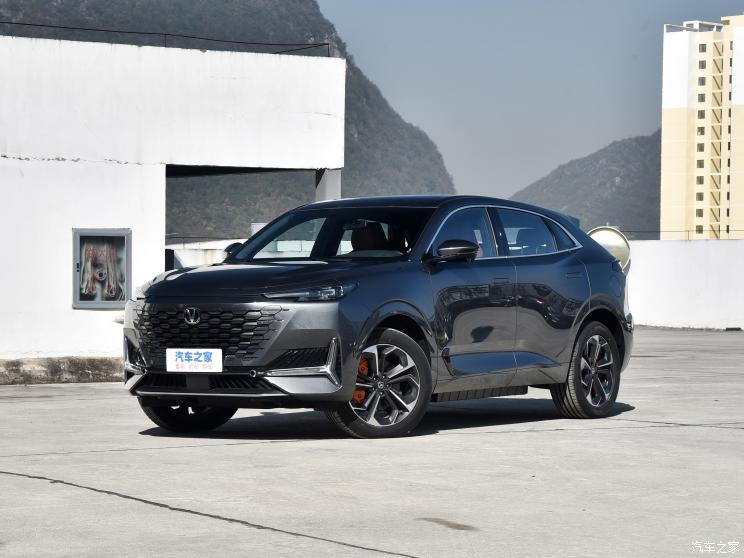 長(zhǎng)安汽車(chē) 長(zhǎng)安UNI-K 智電iDD 2023款 智電iDD 1.5T 135km智趣型