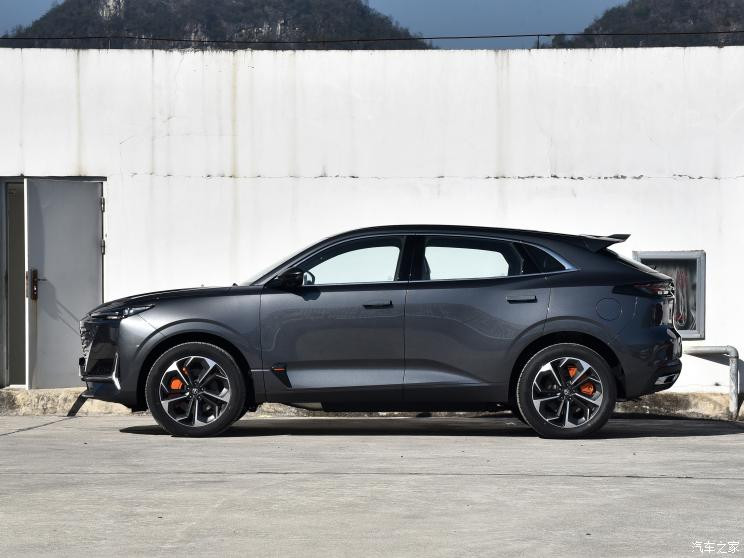 長(zhǎng)安汽車(chē) 長(zhǎng)安UNI-K 智電iDD 2023款 智電iDD 1.5T 135km智趣型