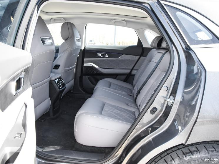 長(zhǎng)安汽車(chē) 長(zhǎng)安UNI-K 智電iDD 2023款 智電iDD 1.5T 135km智領(lǐng)型 