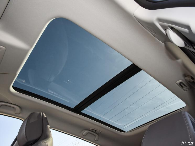 長(zhǎng)安汽車(chē) 長(zhǎng)安UNI-K 智電iDD 2023款 智電iDD 1.5T 135km智領(lǐng)型 