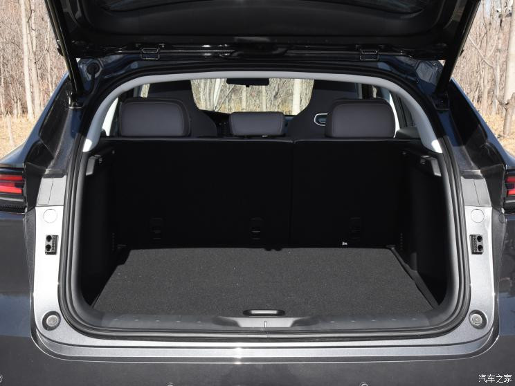 長(zhǎng)安汽車(chē) 長(zhǎng)安UNI-K 智電iDD 2023款 智電iDD 1.5T 135km智領(lǐng)型 