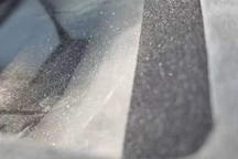 极氪001被曝空调出风口出现白色粉末