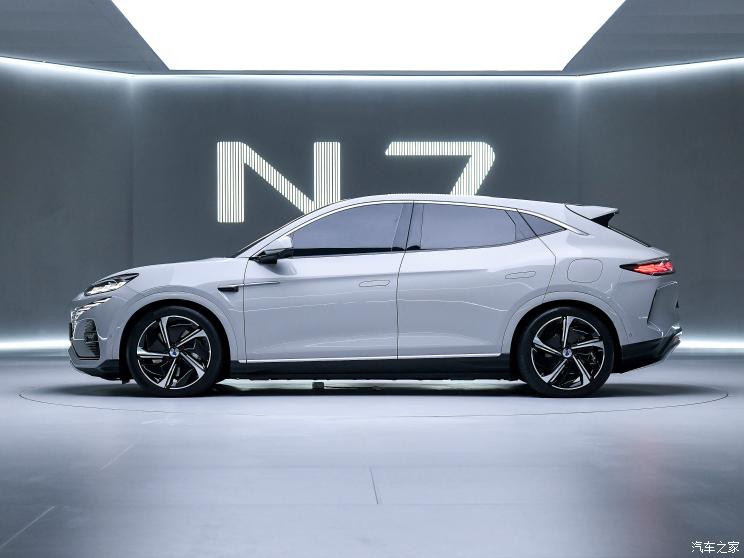 腾势汽车 腾势N7 2023款 基本型 腾势汽车 腾势N7 2023款 基本型