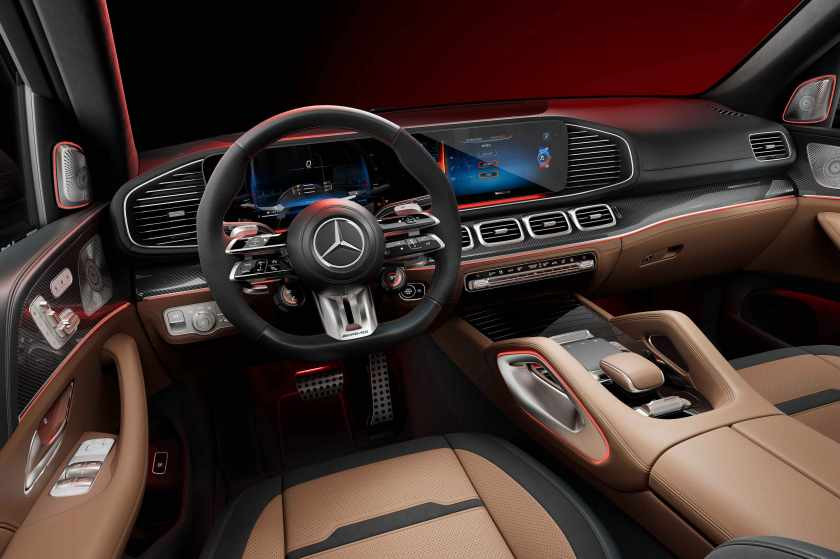 15.新一代梅賽德斯-AMG GLS 63 4MATIC+新增的多款內(nèi)飾配色與AMG碳纖維飾件相輔相成，令駕乘者盡享氣勢(shì)非凡的“性能豪華”氛圍體驗(yàn)_副本.jpg