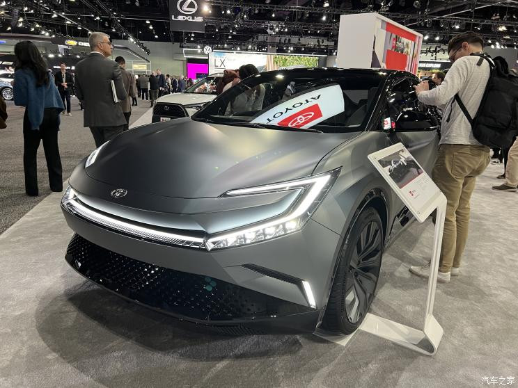 豐田(進(jìn)口) bZ Compact SUV 2022款 基本型