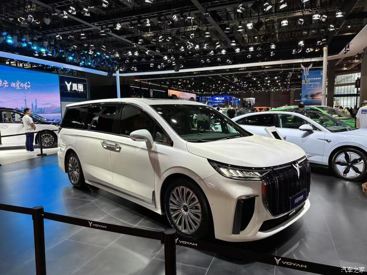 Шанхайский автосалон 2023: дебют комплекта интерьера Lantu Dreamer