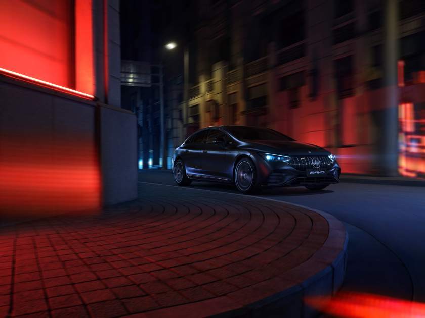 04.全新EQE 53標(biāo)配完全可變的AMG 4MATIC+高性能四輪驅(qū)動(dòng)增強(qiáng)版、帶自適應(yīng)可調(diào)減振功能的AMG行駛控制增強(qiáng)版（AMG RIDE CONTROL+）懸掛，實(shí)現(xiàn)卓越的動(dòng)態(tài)表現(xiàn)_副本.jpg