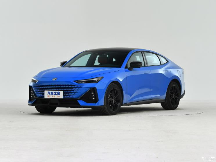 長安汽車 長安UNI-V 2023款 1.5T 智慧領(lǐng)航型