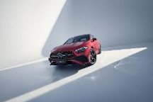 奔驰长轴距A级轿车上市，售价24.95万元至27.22万元