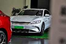 玩的就是“加量不加价”，静态体验比亚迪汉EV 冠军版丨智驾开箱