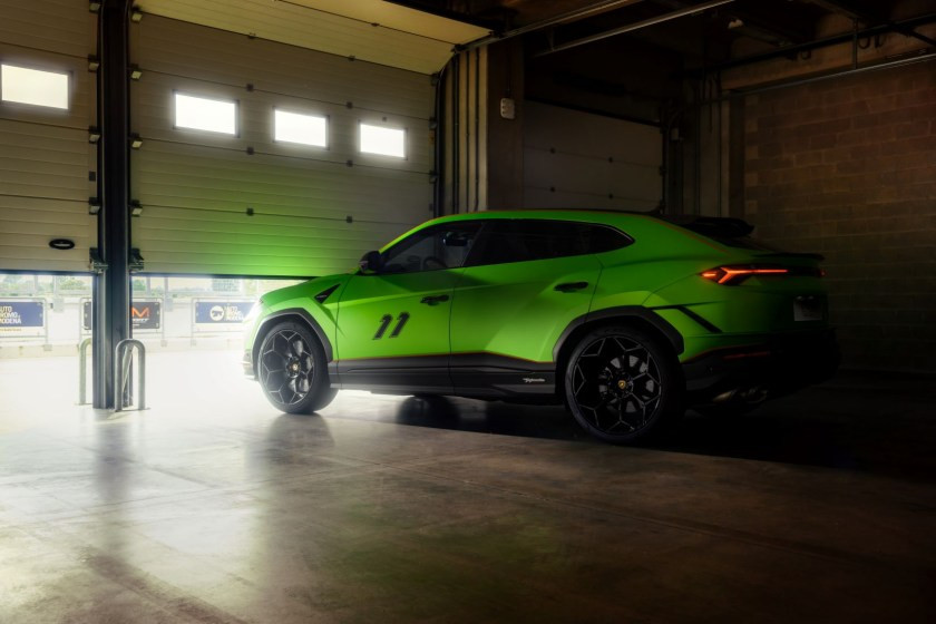 04 - 蘭博基尼推出Urus Performante“Essenza SCV12” 限量版車型_副本.jpg