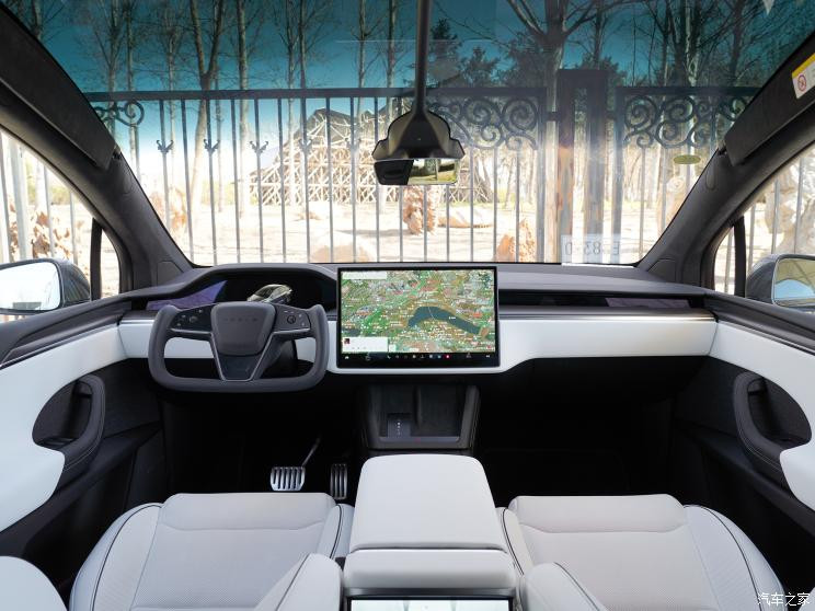 特斯拉（進(jìn)口） Model X 2023款 三電機(jī)全輪驅(qū)動(dòng) Plaid版