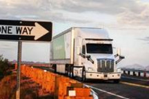 自动驾驶，又狠狠摔了一跤