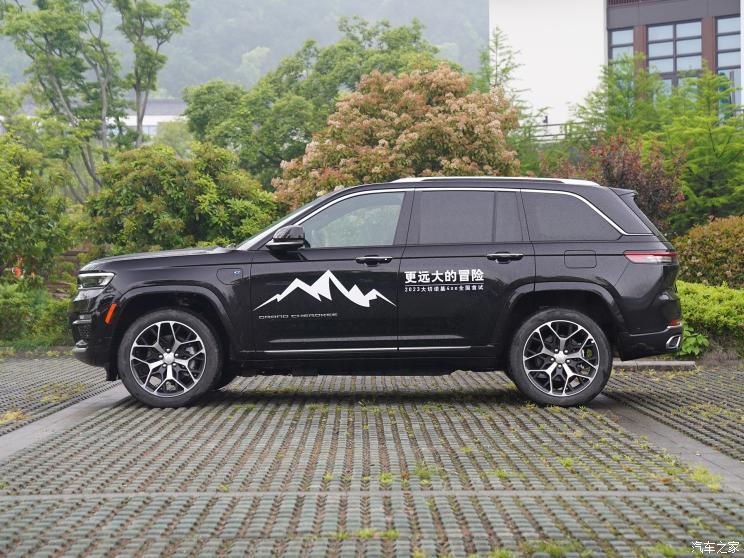 Jeep(進(jìn)口) 大切諾基新能源(進(jìn)口) 2023款 2.0T 4xe 巔峰版