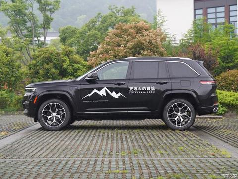 Jeep(进口) 大切诺基新能源(进口) 2023款 2.0T 4xe 巅峰版