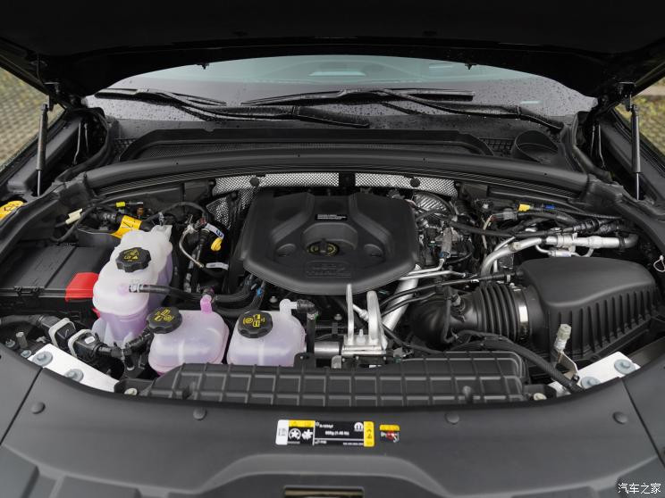 Jeep(進(jìn)口) 大切諾基新能源(進(jìn)口) 2023款 2.0T 4xe 巔峰版