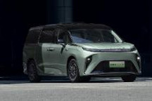 不到20万，首款可换电MPV上汽大通MAXUS大家MIFA9 2024款上市