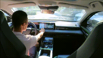 遙控泊車車內(nèi)1.GIF