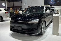 2024海口新能源车展:问界M9实车亮相