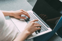 集邦咨询：预估2024年全球笔电市场需求年增3.6%达1.72亿台