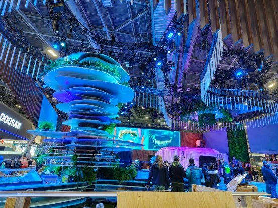 ���ƿƼ�����CES��Ϊȫ��AI ROBOT�ṩ����׼������