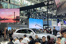 降价也没用?蔚来、小鹏1月交付量大跌,春节前燃油车市场更吃香