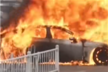 小鹏P7充电站起火：爆燃过程中发出巨响