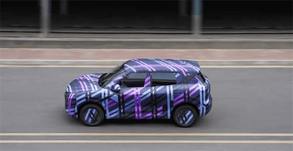 比亚迪全新小型SUV“元UP”路试谍照曝光：今年3月有望上市