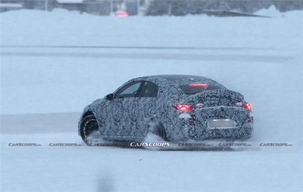 “翹臀”設計超亮眼！全新梅賽德斯-AMG CLA 純電車型諜照曝光
