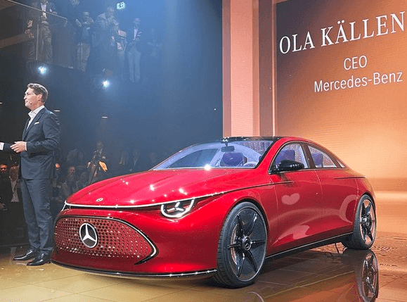 “翹臀”設計超亮眼！全新梅賽德斯-AMG CLA 純電車型諜照曝光
