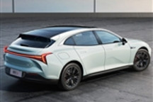 或提供两种动力 哪吒S猎装轿跑谍照曝光