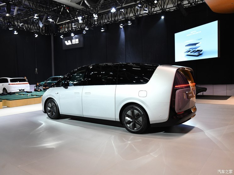 理想汽車(chē) 理想MEGA 2023款 Max