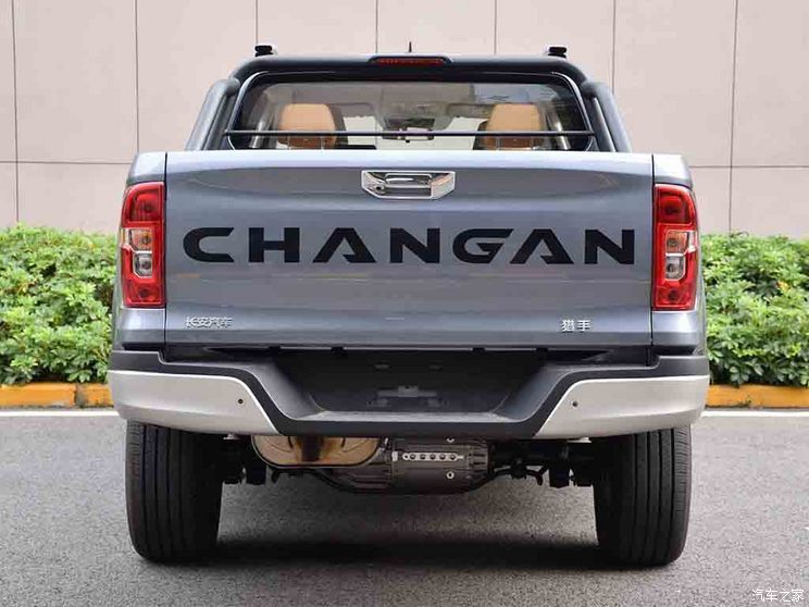 長(zhǎng)安汽車(chē) 長(zhǎng)安獵手 2024款 2.0T 兩驅(qū)標(biāo)箱