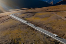 只有独树一帜，才能勇立潮头