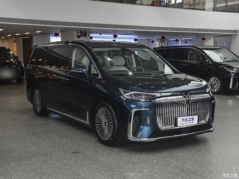 岚图汽车 岚图梦想家 2025款 PHEV 四驱尊贵鲲鹏版