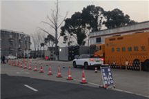 江苏一高速服务区现蔚来专属通道：新能源车主实名羡慕