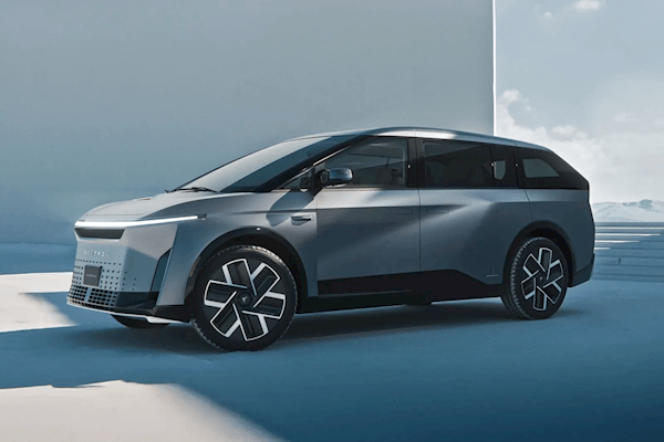富士康Model D MPV亮相：外觀硬派 車內多處搭載蘋果專屬配件