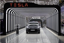 投产一坤年：特斯拉柏林工厂第40万辆Model Y下线