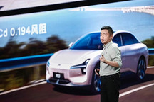 何小鹏回应Robotaxi业务进展,称计划2026年正式推出