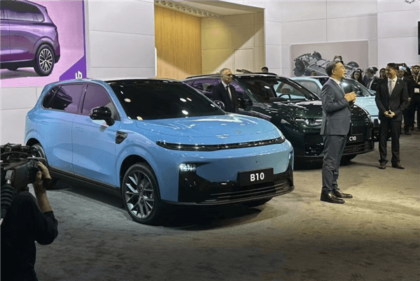 零跑全新車型B10全球首秀：售價(jià)不超15萬(wàn)元 激光雷達(dá)上車