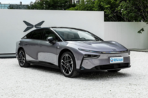 小鹏P7+巴黎车展预售开启,20.98万起,11月交付