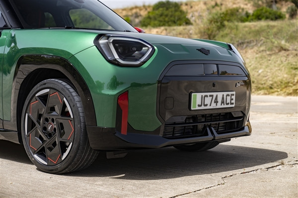 MINI純電JCW