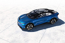 Alpine A390_β巴黎车展首秀:纯电快背设计,500马力三电机四驱