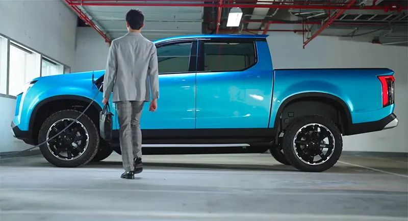 從師出豪門的Model D來看，富士康造車之心依然“撲通撲通”？